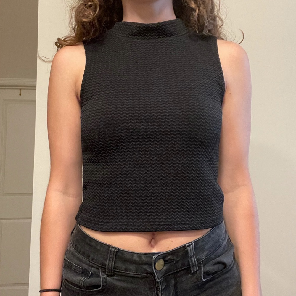 Black ribbed tank